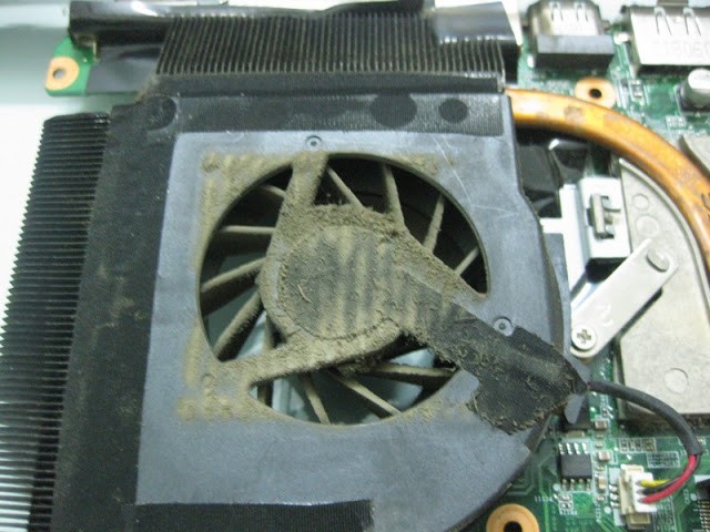 Laptop Tự Sập Nguồn