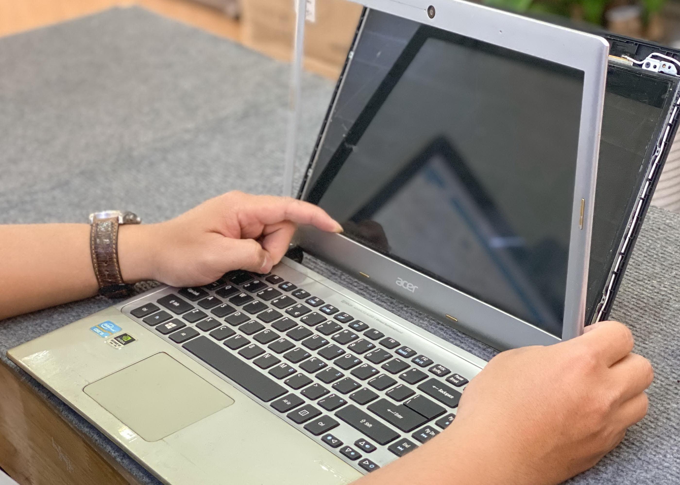 Cách khắc phục màn hình hở sáng