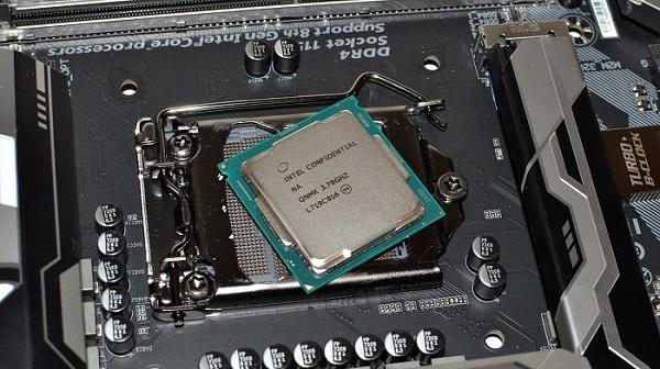 Chọn main có socket tương thích với CPU