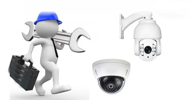 Kỹ thuật viên Trường Thịnh Telecom bảo trì camera quan sát tại doanh nghiệp